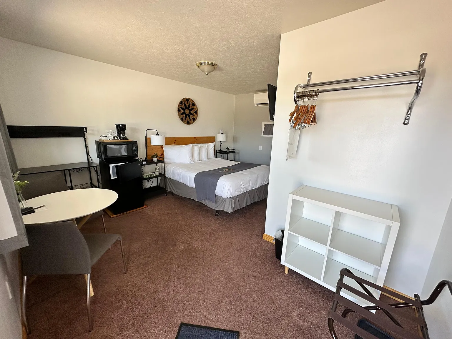 Studio, 200 sqft, $1,150 — Photo 3