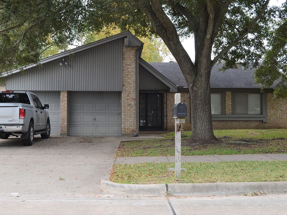 2806 Valley Forest