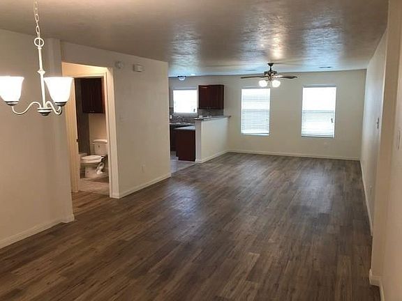 5th image of 22918 Fairfax Village West Dr