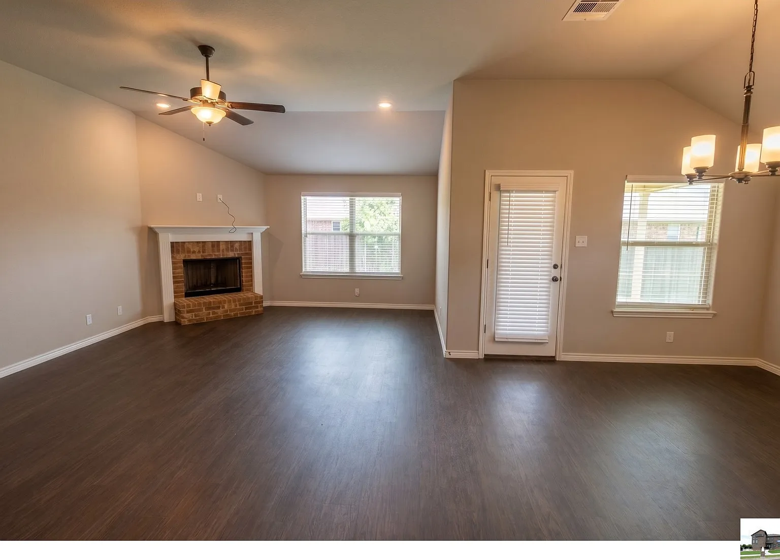 4 bed, 2.0 bath, 2168 sqft, $1,795 — Photo 2