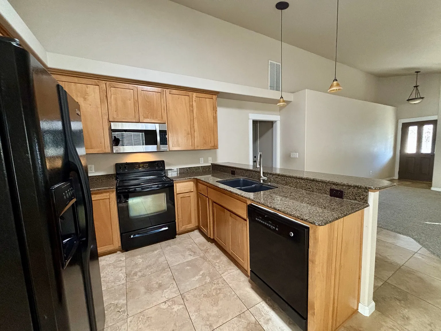 3 bed, 1461 sqft, $1,995 — Photo 3