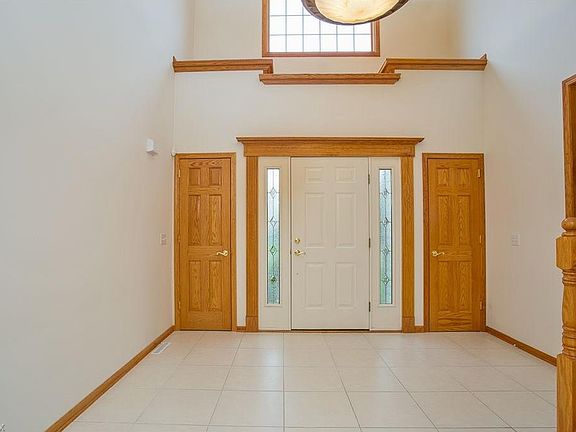 4th image of 9641 Amberwood Ct