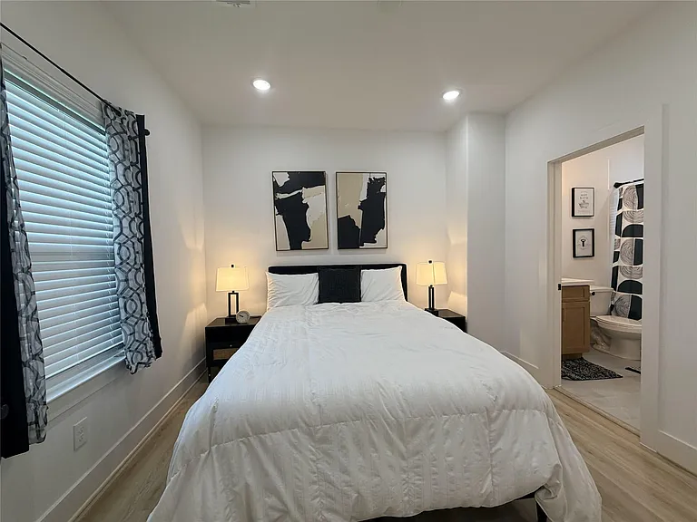 2706 Cochran St — Photo 24