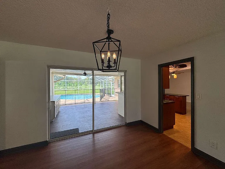 2806 Summerfield Rd — Photo 9