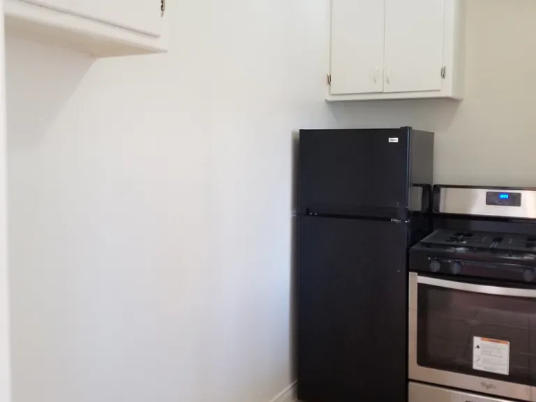 725 S New Hampshire Ave #7 — Photo 9