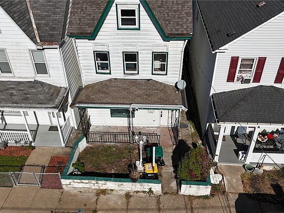 2nd image of 814 Etna St