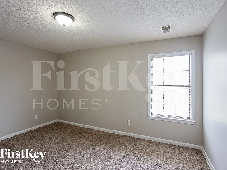 4812 Barkshire Dr — Photo 8