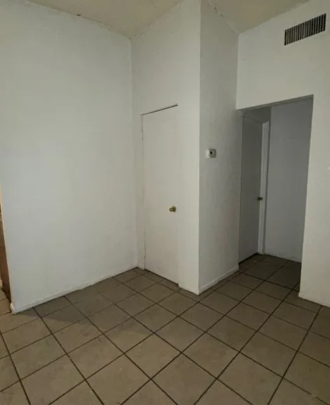 4801 Vermont Ave #B — Photo 8