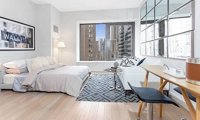 1st image of 75 Wall St #17