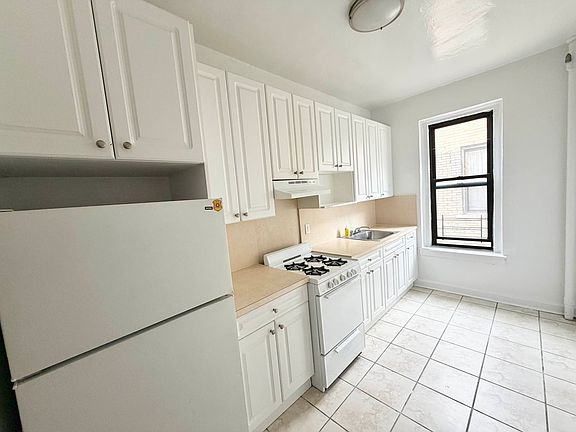 5th image of 910 Thieriot Ave #7L