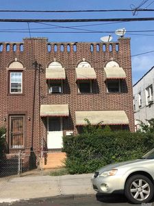 2103 30th Ave, Long Island City, NY, 11102