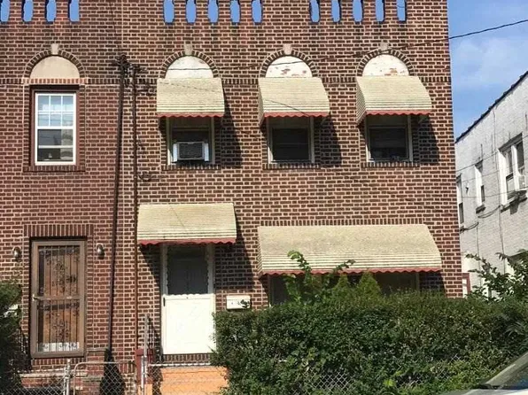 2103 30th Ave, Astoria, NY 11102