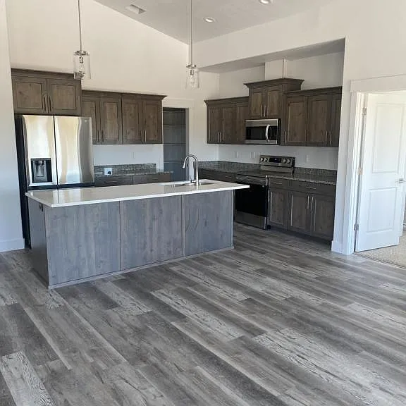2065 S 3125 W — Photo 5