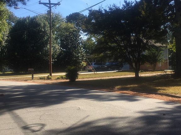 4th image of 2885 Brooks Dr