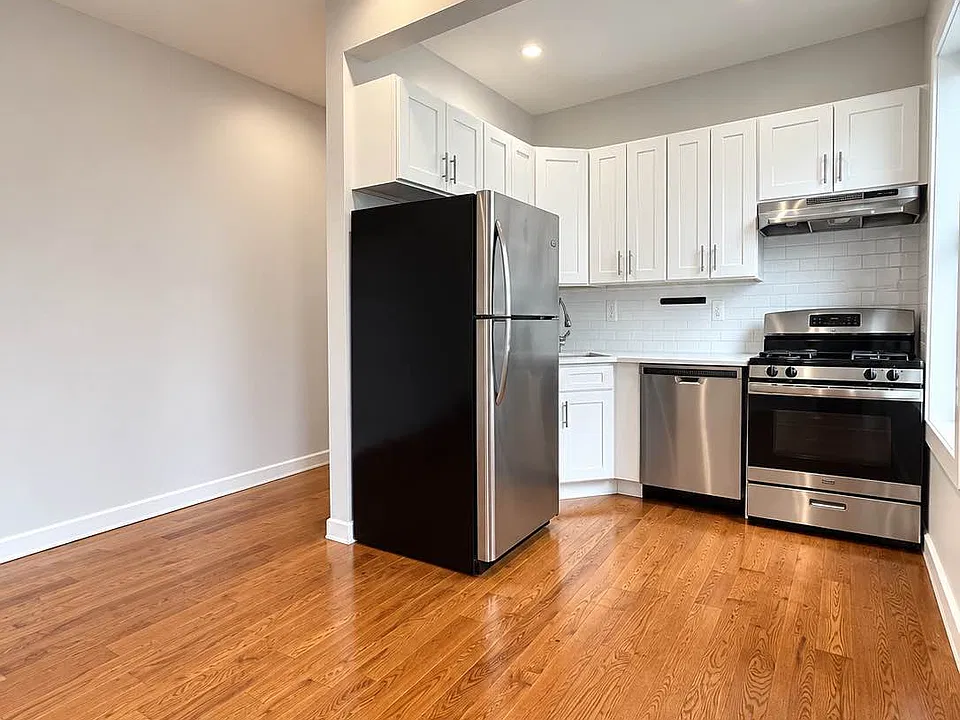 1140 President St #4R