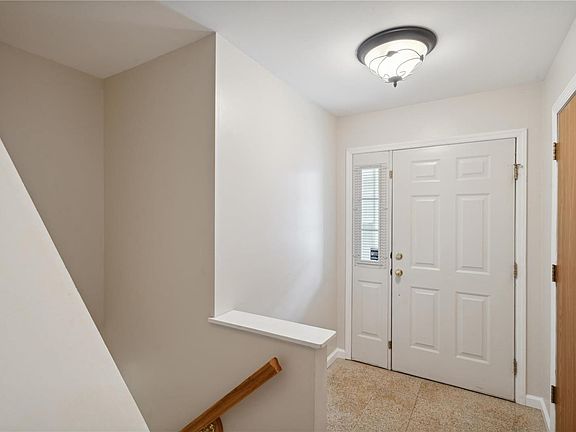 2nd image of 3065 Autumn Shores Dr