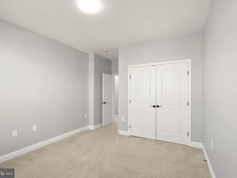 242 N Summit Ave #21 — Photo 47