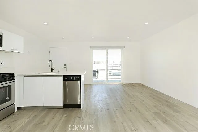 6745 Laurel Canyon Blvd #202 — Photo 3