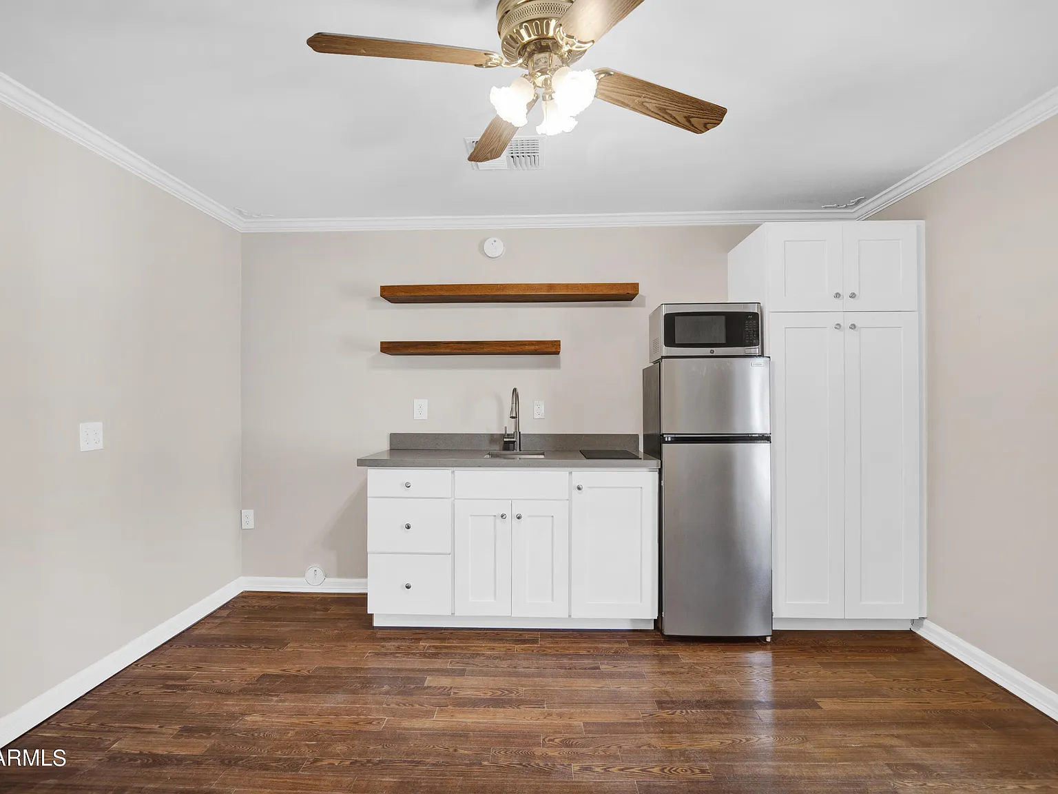 Studio, 1.0 bath, 247 sqft, $850 — Photo 2