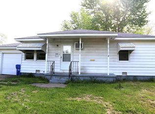 812 E St NW, Miami, OK 74354