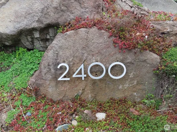 2400 Perkins Lane W, Seattle, WA 98199