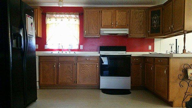 2nd image of 8 Deer Ridge Rd