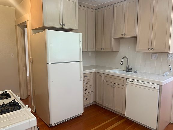 5th image of 141 Cowper St