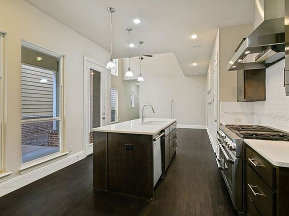 5th image of 766 E Main St