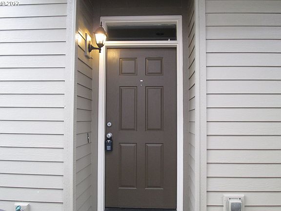 2nd image of 948 SE Marinette Ave
