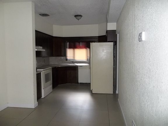3rd image of 740 Greenwood Ave