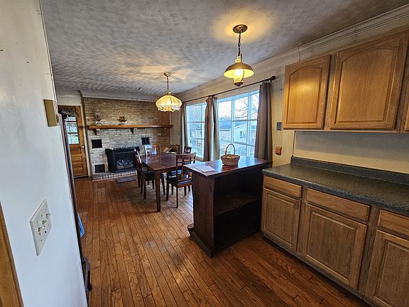 4th image of 1019 Cherry Ave