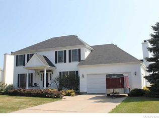 4 Spruceland Ter, Lancaster, NY 14086