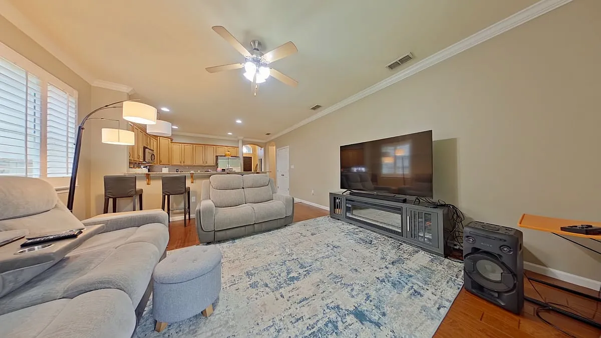 858 Solimar Way — Photo 4
