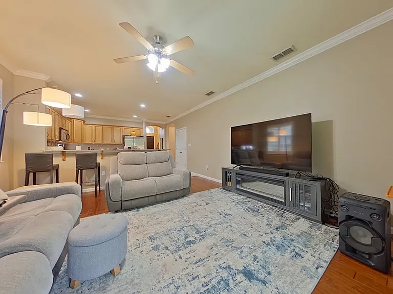 858 Solimar Way — Photo 4