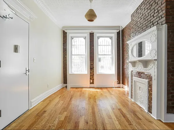 87 Stuyvesant Avenue image 1 of 8