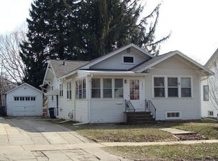 2023 W 3rd St, Waterloo, IA 50701