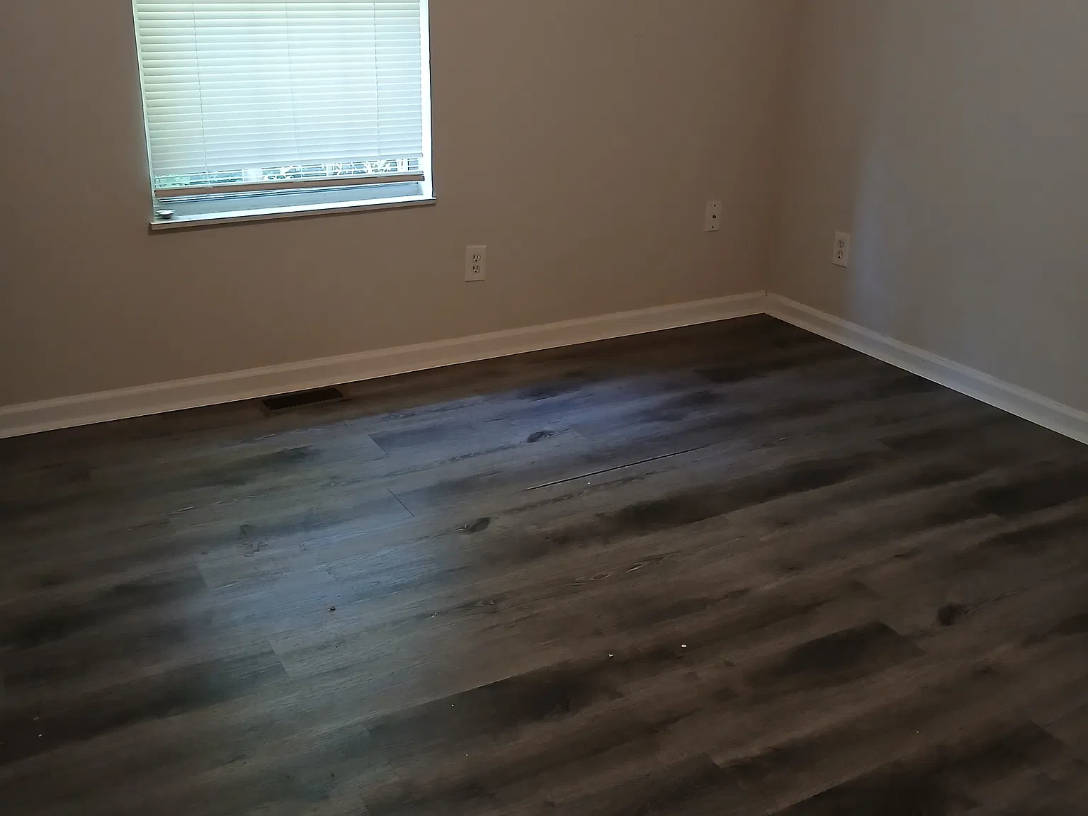 2 bed, 1.5 bath, $945 — Photo 4