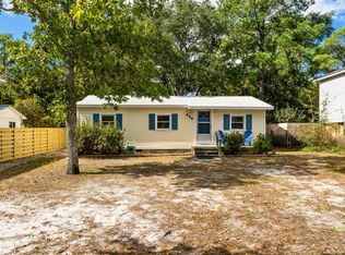 141 NE 15th St, Oak Island, NC 28465