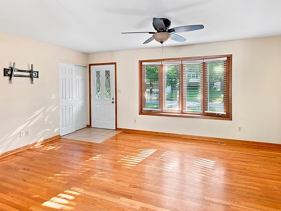 4th image of 1611 Lucylle Ave