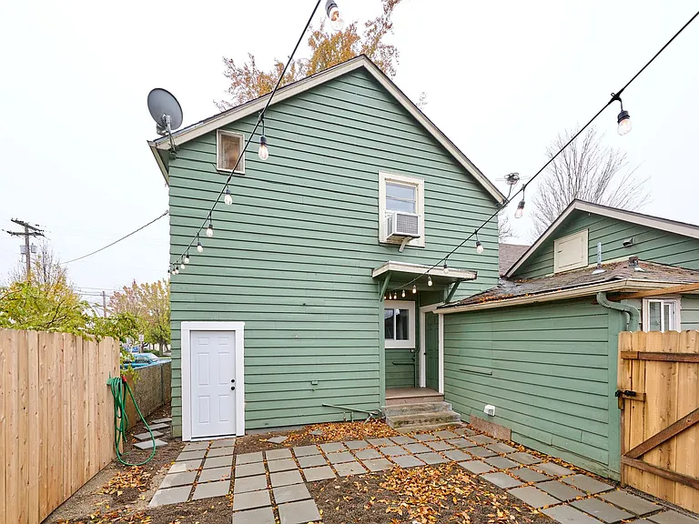 1204 Commercial St NE — Photo 29