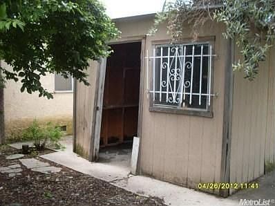 5th image of 2505 E 9th St