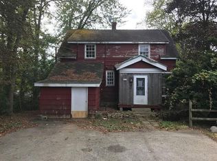 2411 W Highland Rd, Mequon, WI 53092