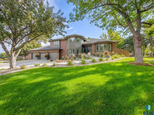 4704 S Sundance Cir, Sioux Falls, SD 57105