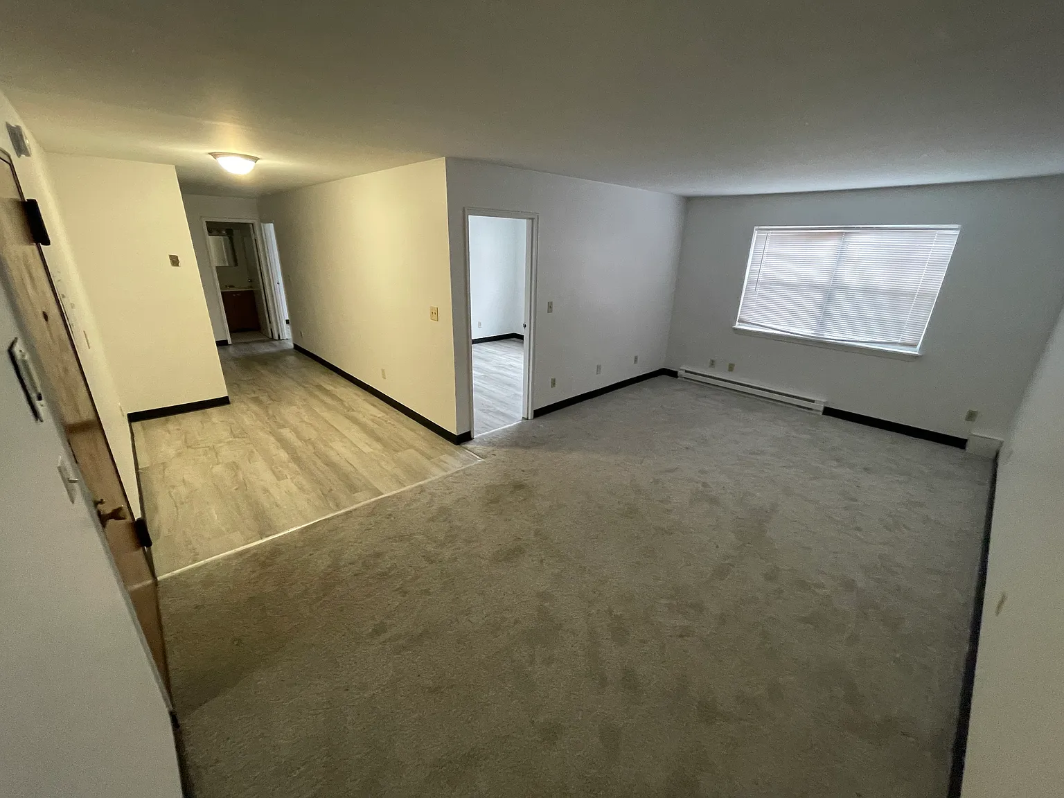 2 bed, 1000 sqft, $1,700 — Photo 1