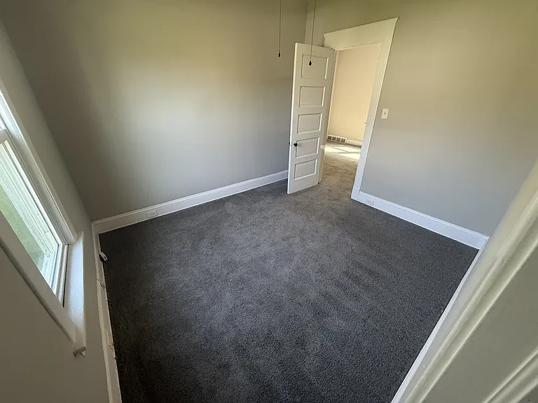 10303 Sophia Ave — Photo 10