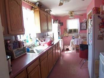 3rd image of 957 N University Ave