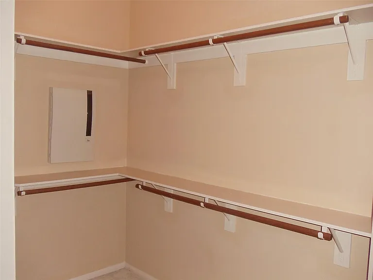 2510 Cambria Ct — Photo 9