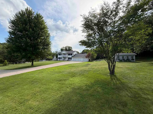 9729 N Rock River Dr, Edgerton, WI 53534