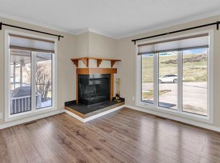2537 N 9th Ave SE, Calgary, AB T2A 0B4
