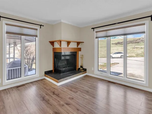 2537 N 9th Ave SE, Calgary, AB T2A 0B4